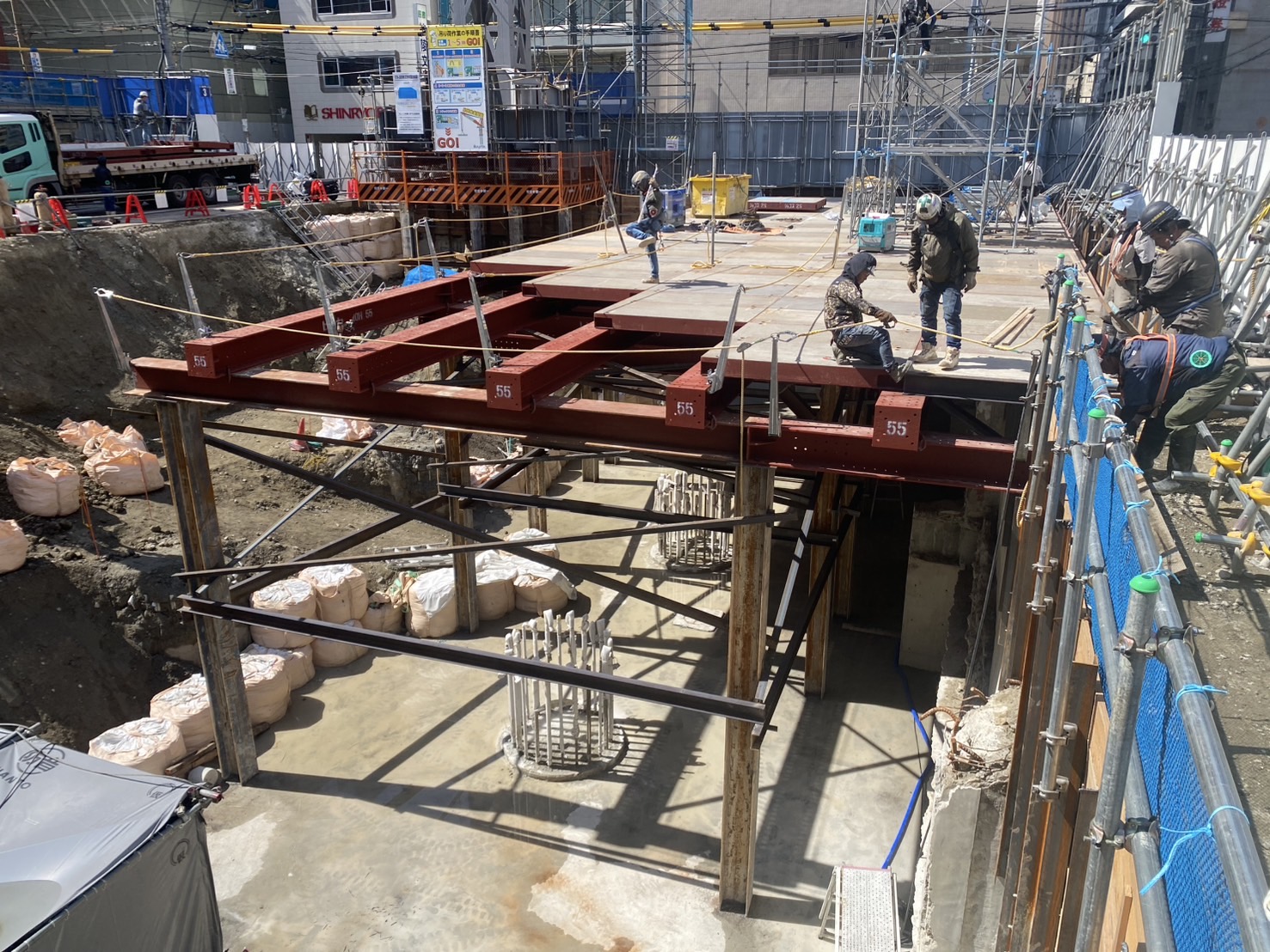 ステージ構台工事